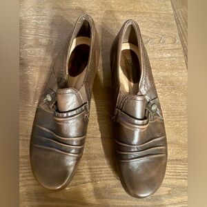 Earth Maize Women's Brown Leather Loafers